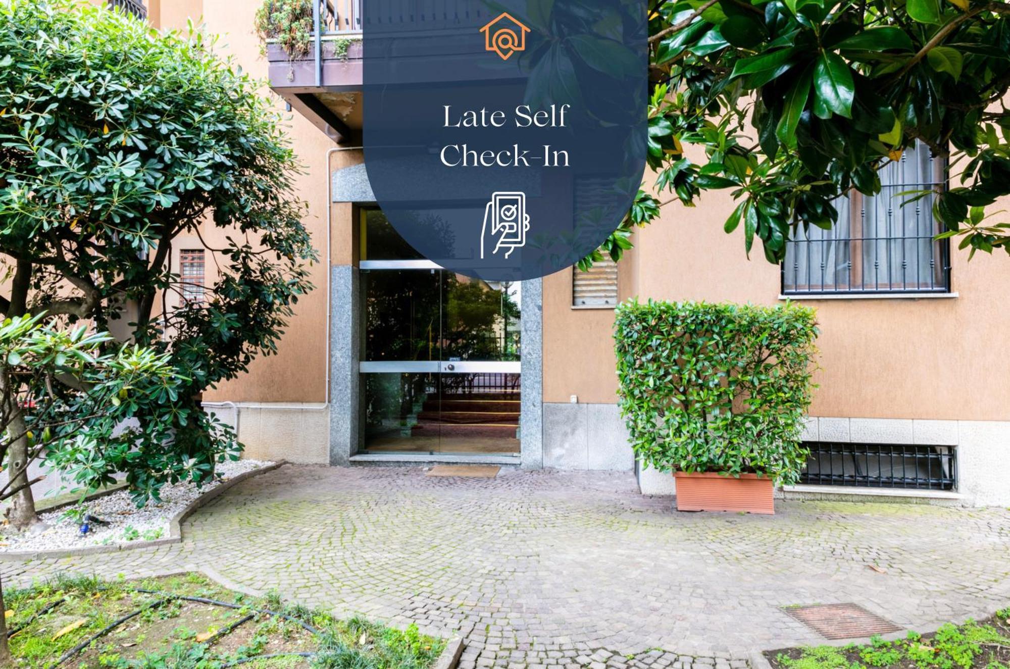 Dehomes - Luxury Grand Suite Milan Exterior photo
